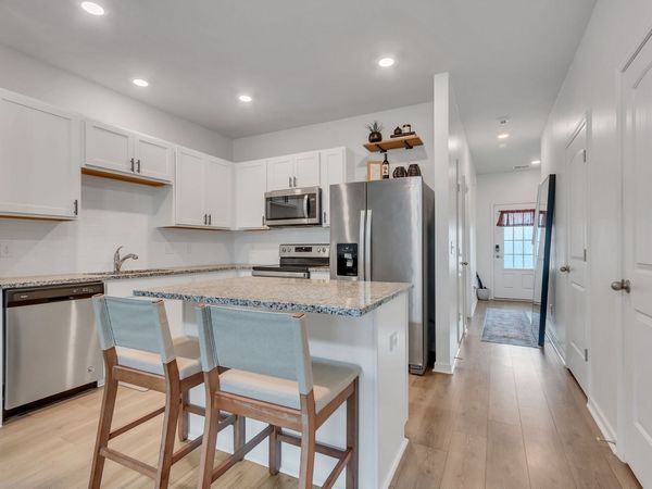 809 Dallas Dr , Columbia, TN 38401