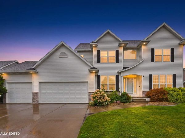 3137 Brookfield DR, Marion, IA 52302
