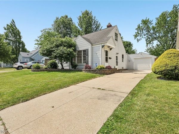 1666 Thornapple Avenue , Akron, OH 44301