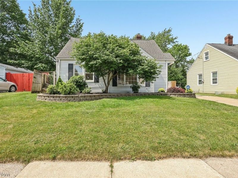 1666 Thornapple Avenue , Akron, OH 44301 Photo 2
