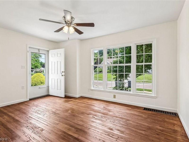 1666 Thornapple Avenue , Akron, OH 44301 Photo 3