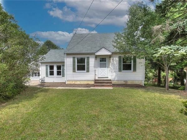 33901 Eddy Road, Willoughby Hills, OH 44094