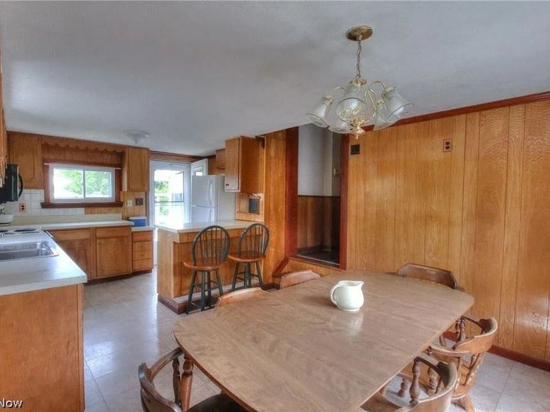 33901 Eddy Road, Willoughby Hills, OH 44094 Photo 10