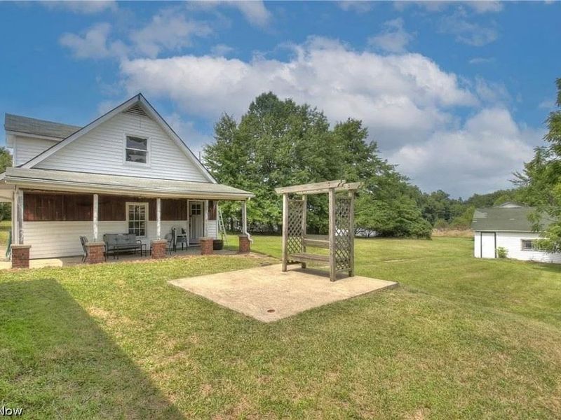 33901 Eddy Road, Willoughby Hills, OH 44094 Photo 2