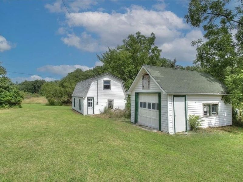 33901 Eddy Road, Willoughby Hills, OH 44094 Photo 3
