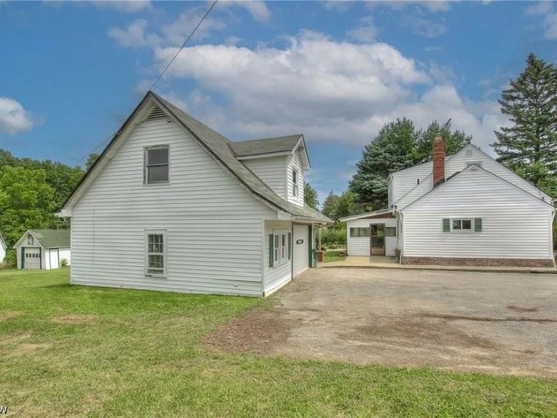 33901 Eddy Road, Willoughby Hills, OH 44094 Photo 4