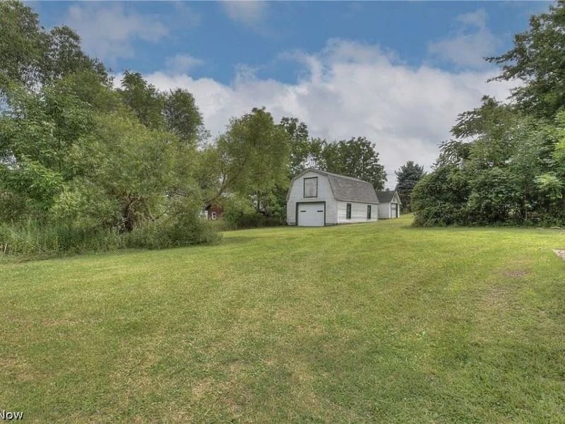 33901 Eddy Road, Willoughby Hills, OH 44094 Photo 5