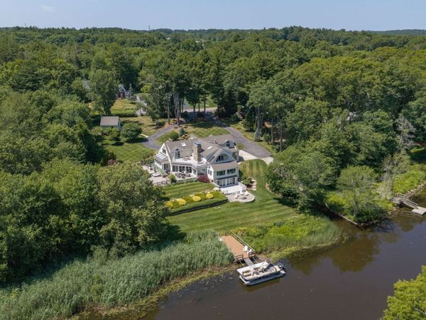 112 River Rd, Hanover, MA 02339