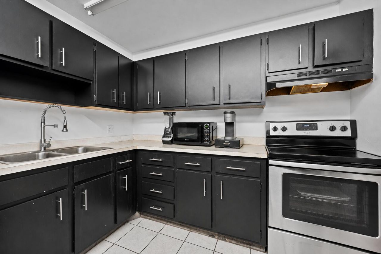 437 Fleming Avenue, Greenacres, FL 33463 Photo