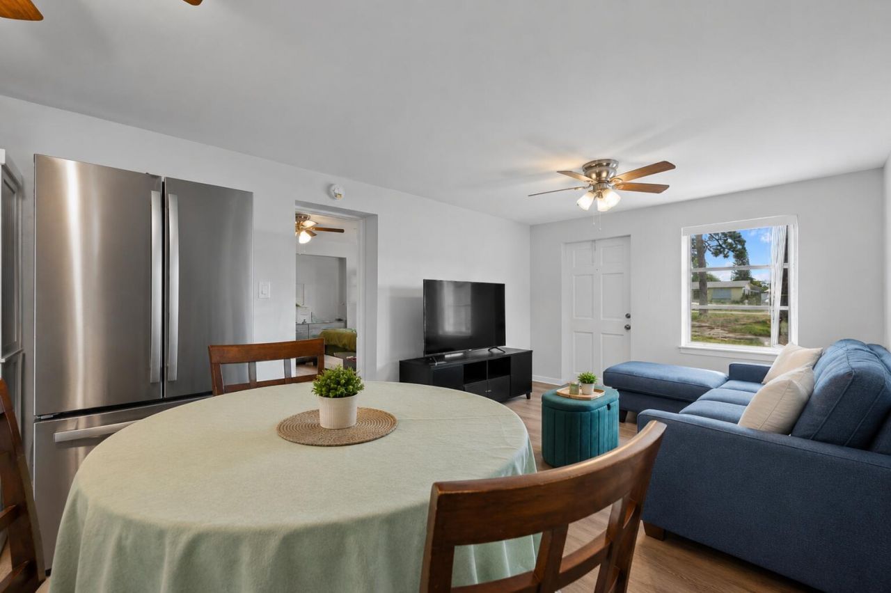 437 Fleming Avenue, Greenacres, FL 33463 Photo