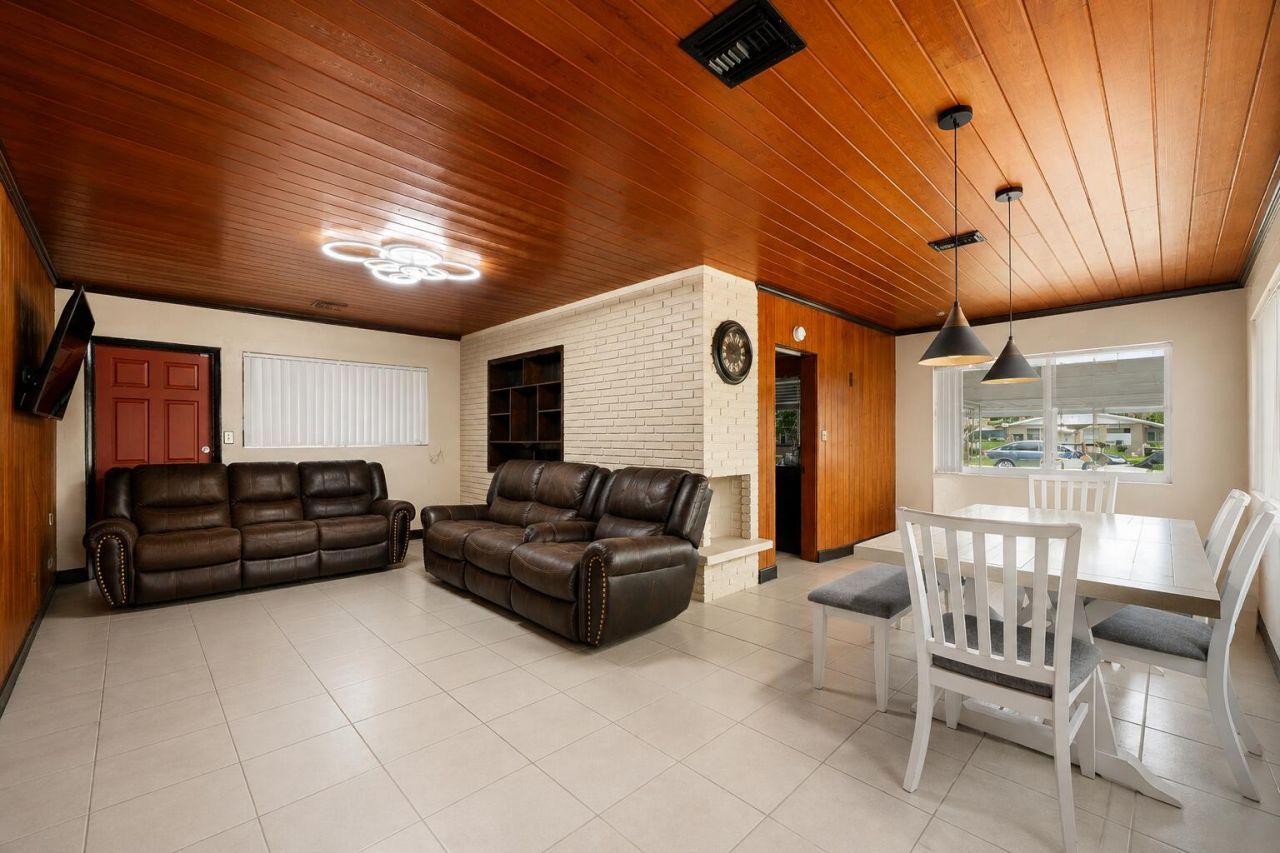 437 Fleming Avenue, Greenacres, FL 33463 Photo