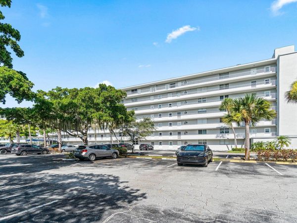 5961 NW 2ND Avenue, Unit PH-E, Boca Raton, FL 33487