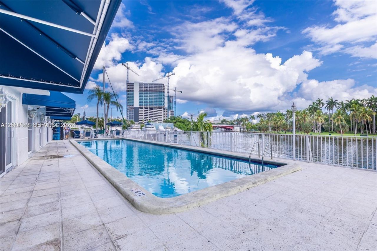 1740 NW N River Dr, Unit 419, Miami, FL 33125 Photo