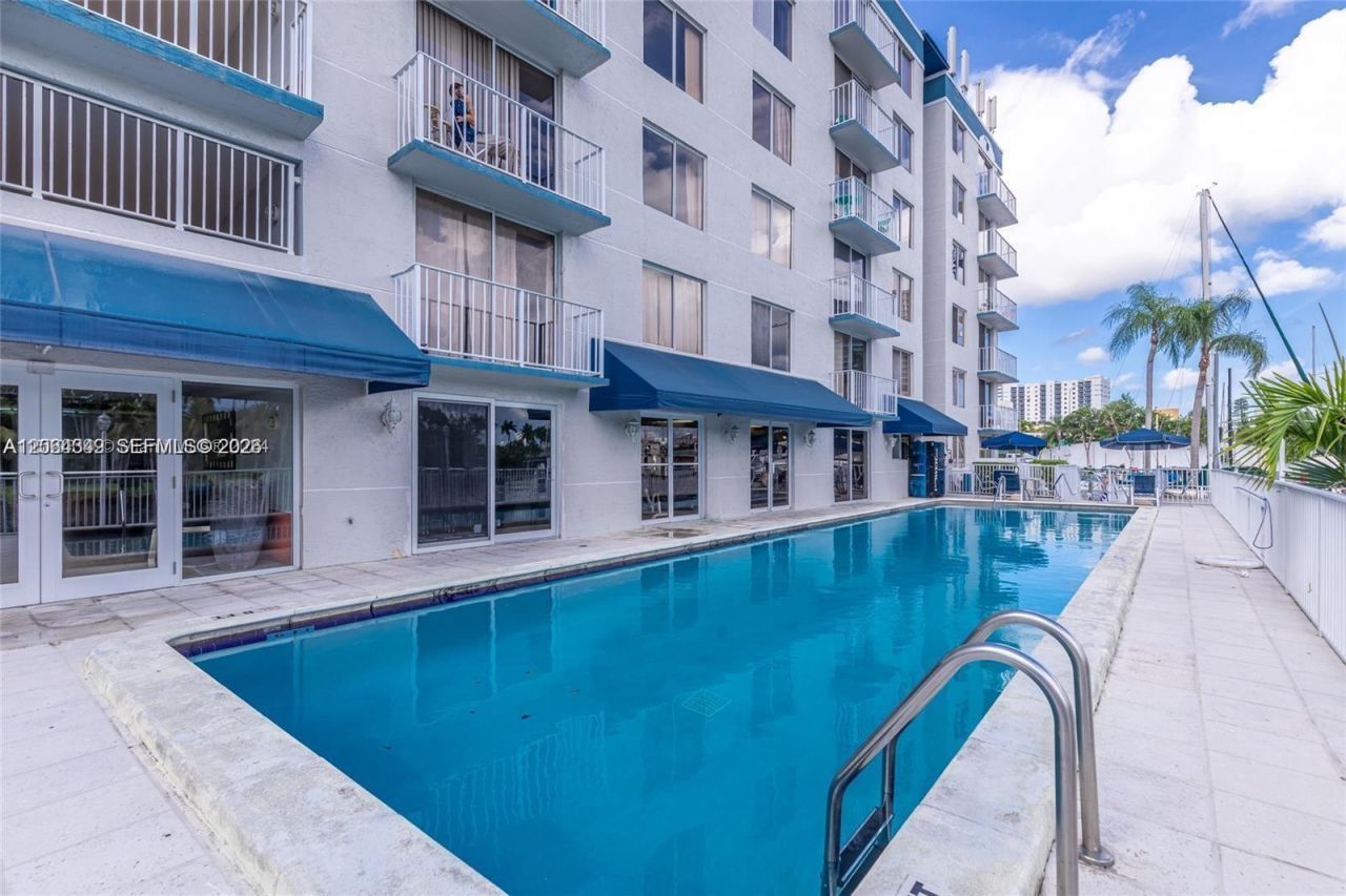 1740 NW N River Dr, Unit 419, Miami, FL 33125 Photo