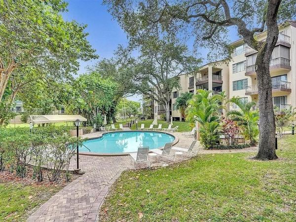 6060 S Falls Cir Dr , Unit 313, Lauderhill, FL 33319
