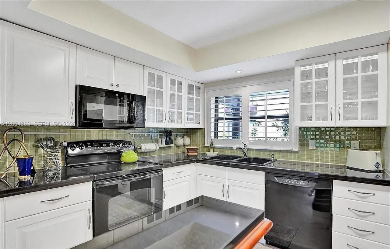 6060 S Falls Cir Dr , Unit 313, Lauderhill, FL 33319 Photo