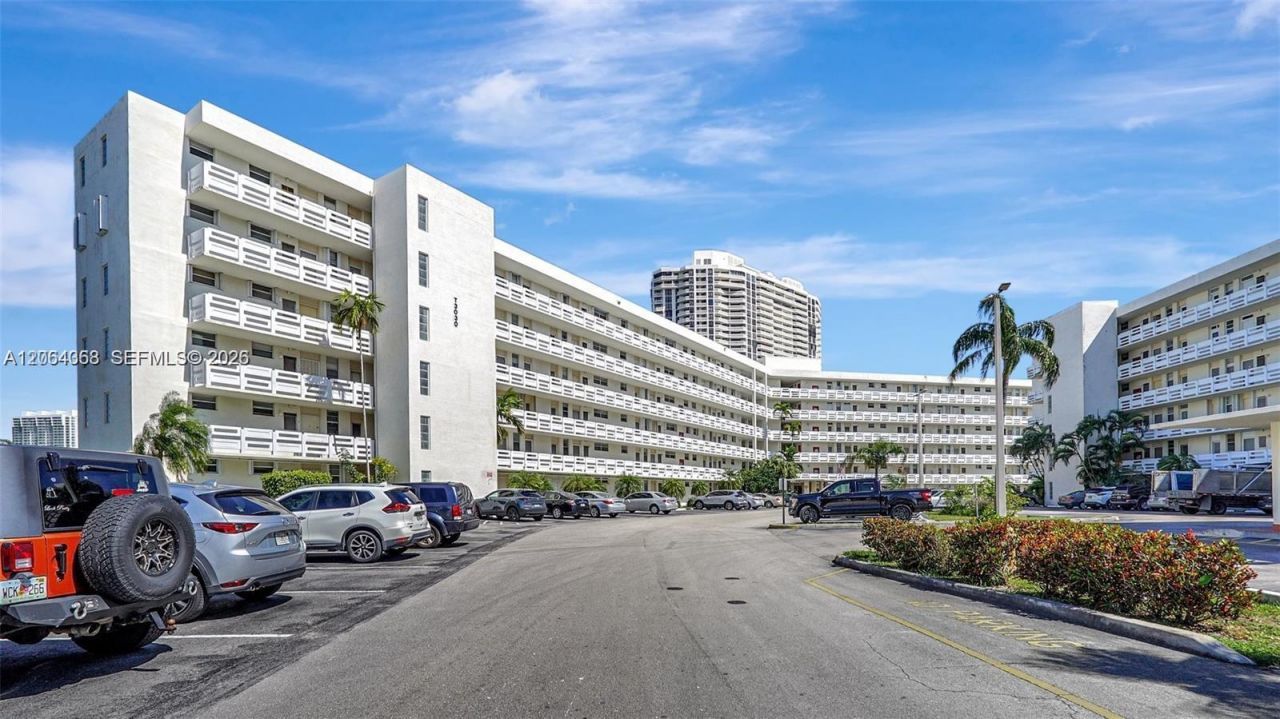 3030 Marcos Dr, Unit T301, Aventura, FL 33160 Photo