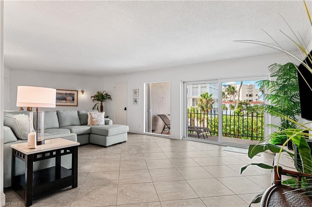 3399 Gulf Shore Blvd N, Unit 309, Naples, FL 34103 Photo