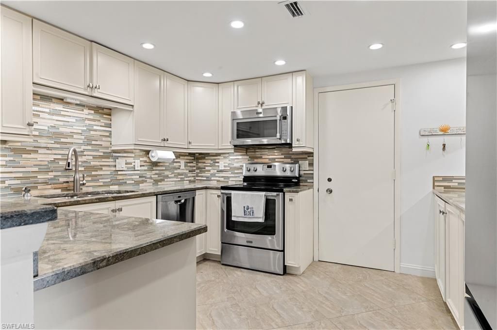 3399 Gulf Shore Blvd N, Unit 309, Naples, FL 34103 Photo