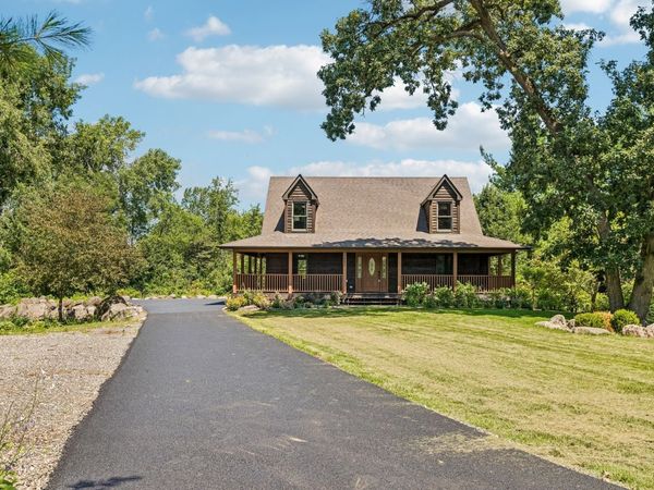 1921 Annettes Circle, Sugar Grove, IL 60554