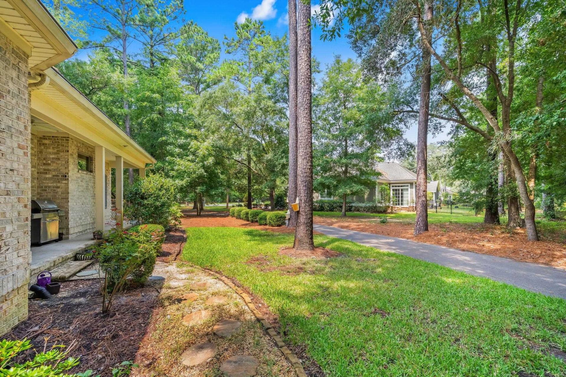 25 Fairway Ln. Photo 34
