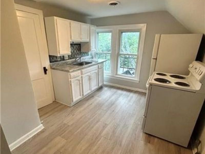 9505 Baltic Road , Cleveland, OH 44102 Photo 10