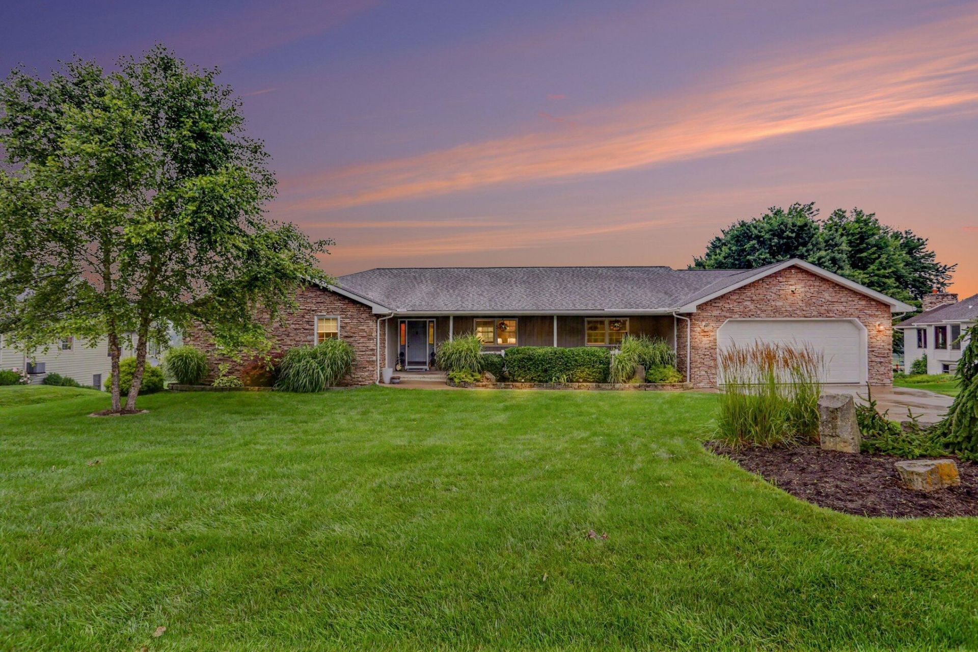 922 Fairway Drive , Howard, OH 43028 Main Photo