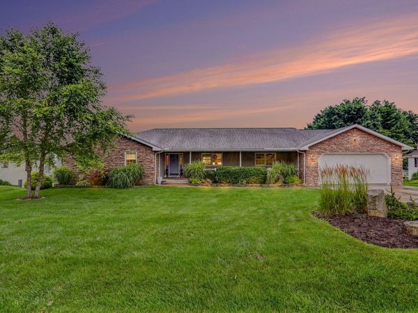 922 Fairway Drive , Howard, OH 43028