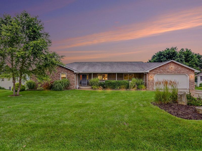 922 Fairway Drive , Howard, OH 43028 Photo 1