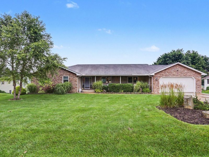 922 Fairway Drive , Howard, OH 43028 Photo 2
