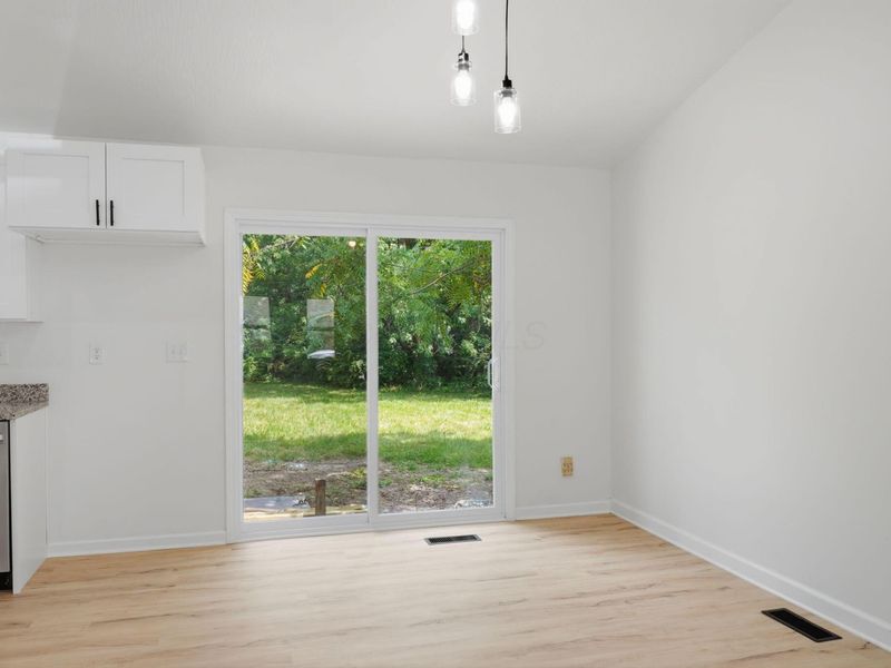 2034 Dunbar Drive, Columbus, OH 43224 Photo 10
