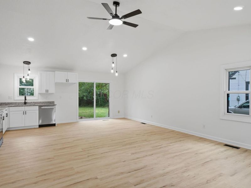 2034 Dunbar Drive, Columbus, OH 43224 Photo 5