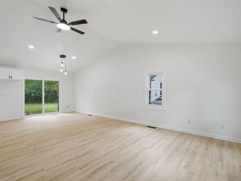 2034 Dunbar Drive, Columbus, OH 43224 Photo 6