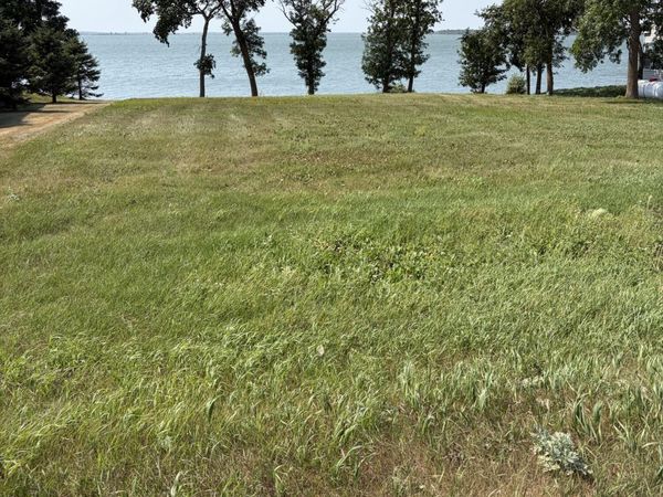 LOT 26 E LAKE RD , Devils Lake, ND 58301