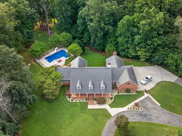 325 McKennon Blvd , McMinnville, TN 37110