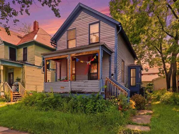 204 N Gilbert St, Iowa City, IA 52240