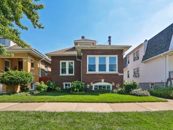 5633 W Cornelia Avenue , Chicago, IL 60634
