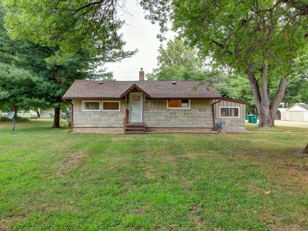 315 E Booth Street , Tampico, IL 61283