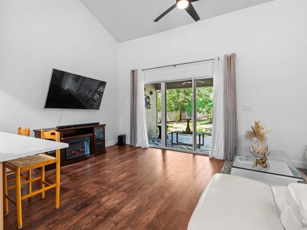 1215 NW 55th St, Unit 7, Gainesville, FL 32605