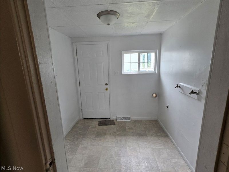 153 Ridgewood Drive , Amsterdam, OH 43903 Photo 9