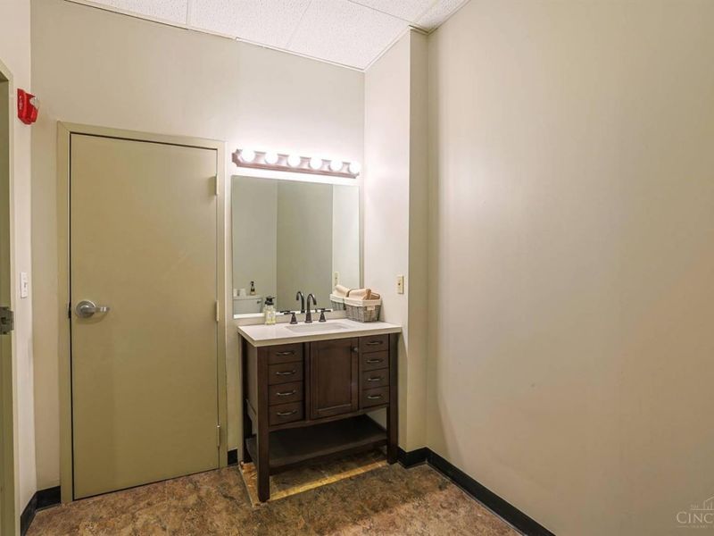 817 Main Street, Cincinnati, OH 45202 Photo 6