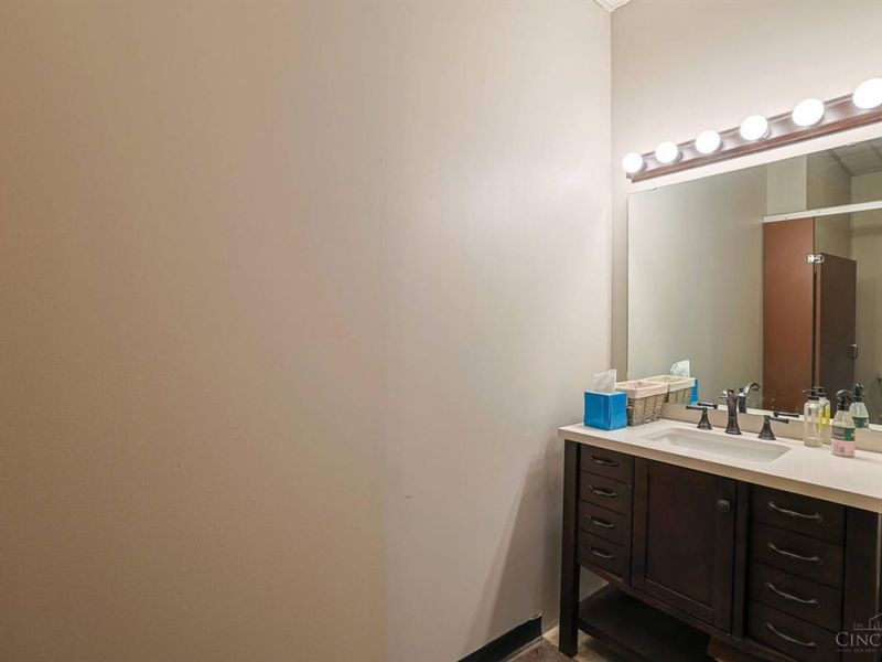 817 Main Street, Cincinnati, OH 45202 Photo 7