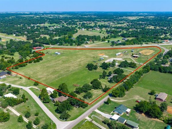 1495 S County Line Avenue, Blanchard, OK 73010