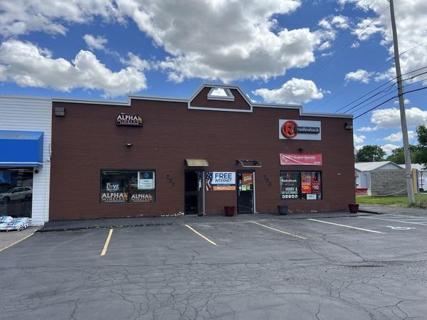 731 & 733 W Michigan Avenue, Saline, MI 48176