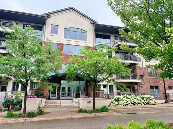 5275 Grandview Square, Unit 3106, Edina, MN 55436