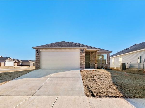 846 E Sparrow Circle , Fayetteville, AR 72701