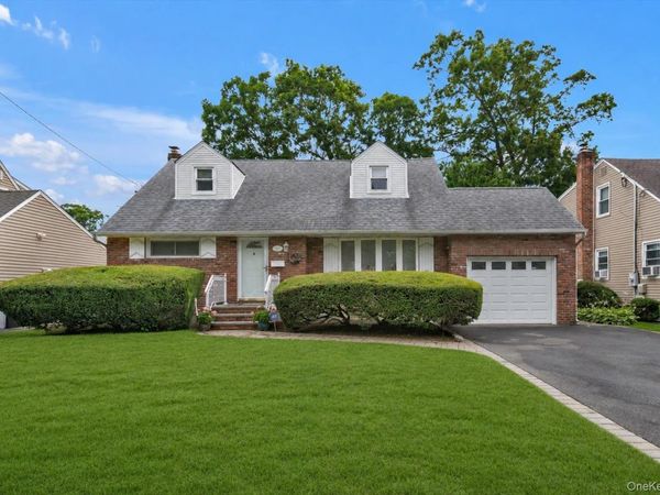 1812 Gormley Avenue, Merrick, NY 11566