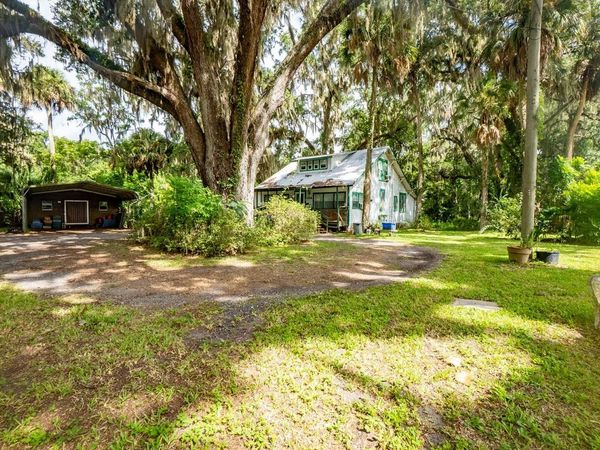 104 W LOUIS BROER ROAD , EAST PALATKA, FL 32131