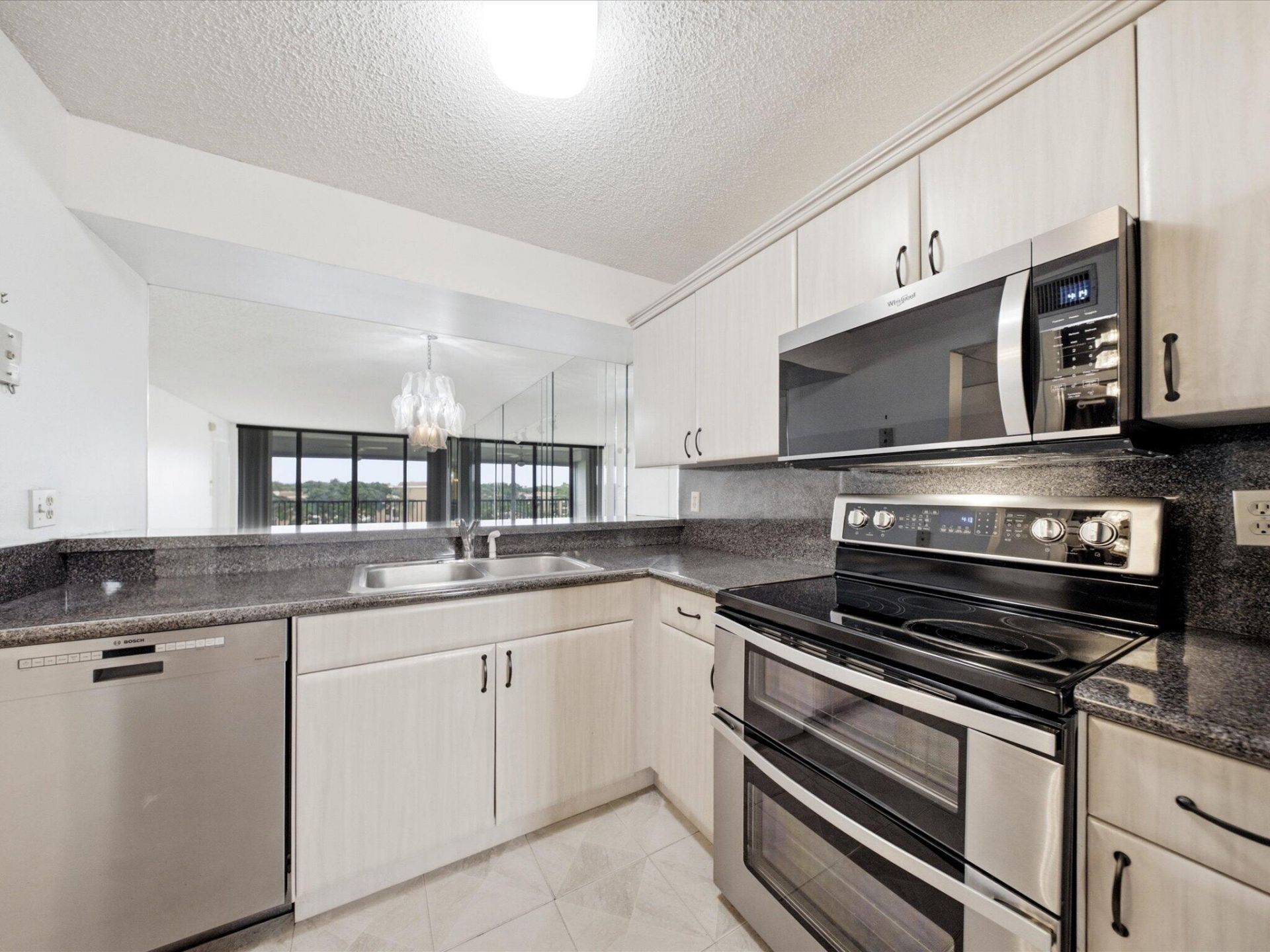 6539 Coral Lake Drive, Unit 403, Margate, FL 33063 Photo