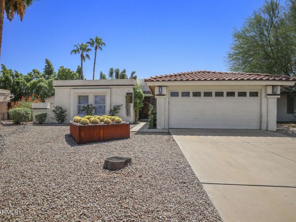 3915 E LARKSPUR Drive, Phoenix, AZ 85032
